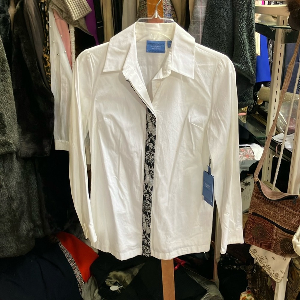 Simply Vera Button Down Shirt New With Tags